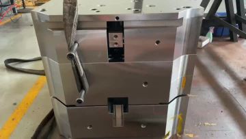 Die casting mold base Opening and closing test
