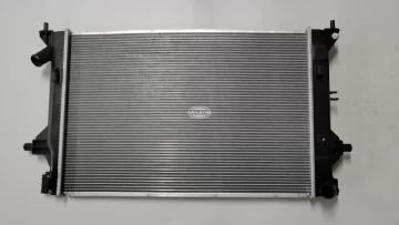 Radiator and fan 25310-F2000