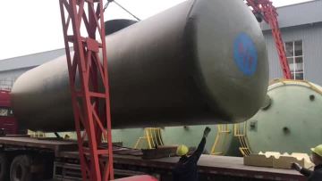 fuel tank (20)