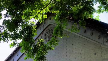 Desirable courtyard