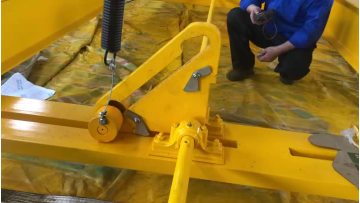 manual container spreader.mp4