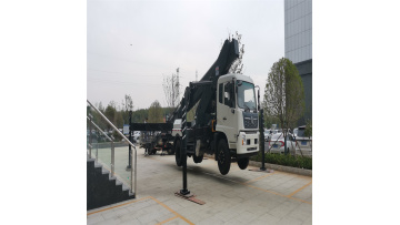 Overhead working truck