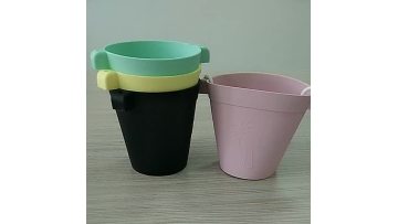 beach toy bucket
