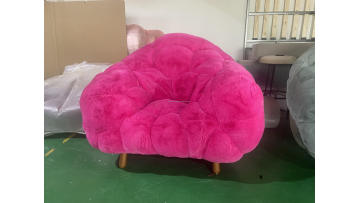 041903 living room furniture 