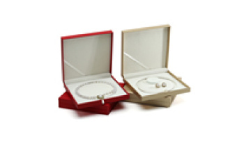 Hanhong wholesale new velvet jewelry packaging box square pearl necklace box stud earrings set leather jewelry box1