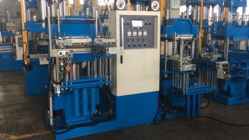 Rubbe press molding machine