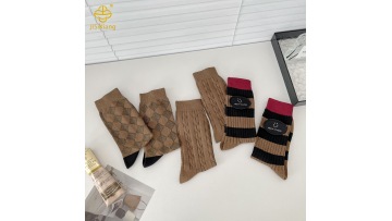 Korean version of Miradeb logo with tube socks and pile socks