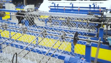 6m Fully Automatic Single Wire Cyclonic mesh Making Machine1