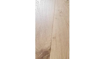Clear surface treatment of oak Wooden Flooring