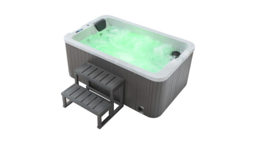 Hot Tub In Yard