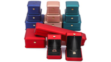 Wholesale luxury jewelry packaging box with light storage box pendant necklace bracelet ring earrings led jewelry box1