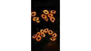 LED Solar sunFlower Stake Light For Garden Pathway Landscape Security Villa Gate Garden Holiday Party Christmas Decoration1