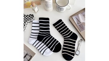 Maillard striped coffee colored ins mid tube socks pile socks