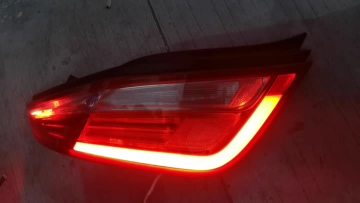 jaguar xj tail light