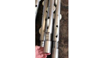 PUYANG RENHE FACTORY Sucker rod Wheeled rod guide1