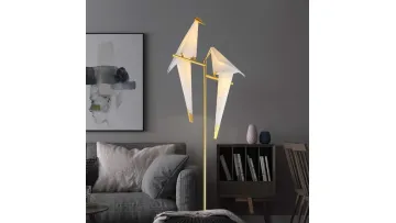 Modern Nordic Decorative Bird Lamp with Luxury Gold Crane Design1