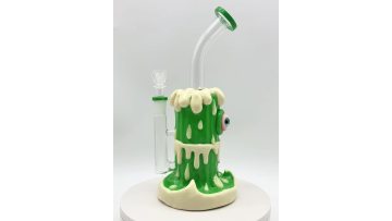 glass bong with glow in the dark