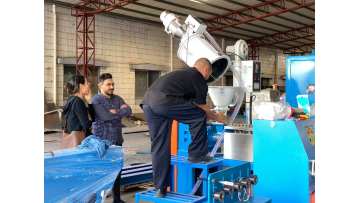 African customers accept extrusion machines