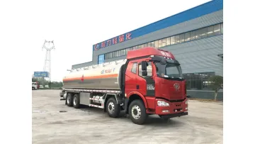 Premium Quality FAW Jiefang 8X4 31.5cbm Oil Tanker Truck1