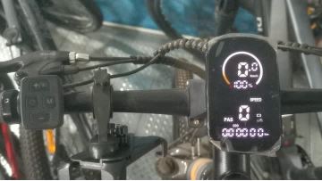 TX10- Set the instrument background brightness to maximum