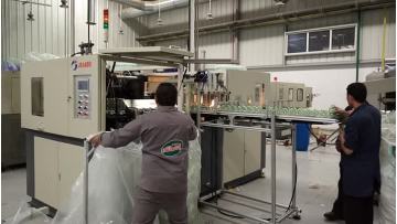 4000 Jars Pet Blow Moulding Machine.mp4