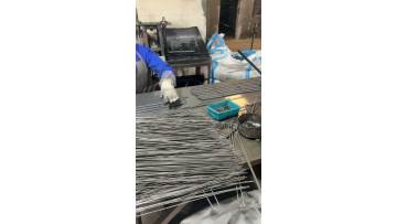 Manual threading of the chain
