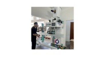 Semi-Automatic Corn Flour and Starch Packaging Machine (5kg-50kg, 300 Bags/Hour)1