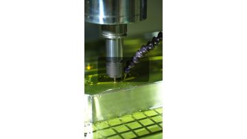 12 cavity 28 port oil flip-top mold