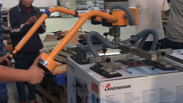 Handling for carton Vacuum tube lifter 02