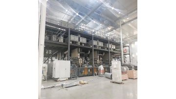 SMS spunmelt nonwoven production line running