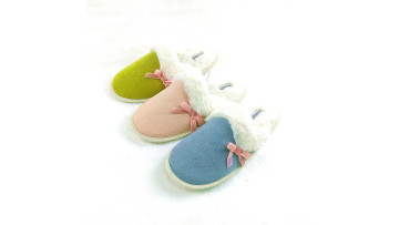 WB05 slippers detail