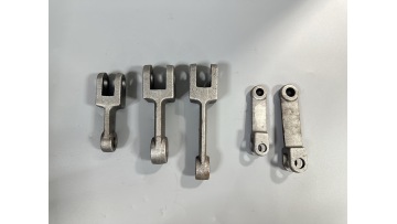 Conveyor chain for steel mills