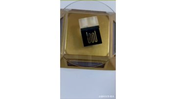 Quartz flow cell with thread