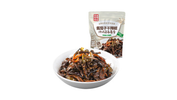Sauce flavored dried eggplant and chili peppers
