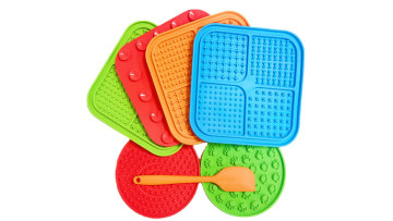 Transported Well Dog Lick Mat
