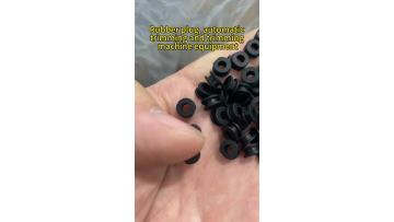 Rubber parts deburring machine