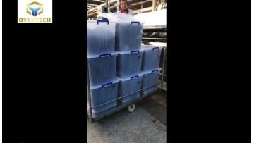 Garment dyeing machine with constant temperature pressure