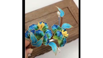 Handmade Filigree Intangible Cultural Heritage Flannel Flower Brooch