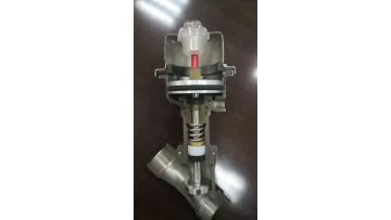 Pneumatic angle seat valve