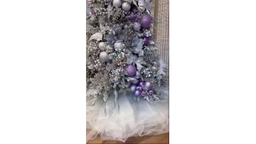 Christmas Ball Tree Showcase: Welcome the Festival with Colorful Decorations