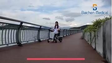 Amazon 2022 hot selling China Manufacturer Portable Folding Light Electric Wheelchair1