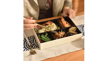 Disposable Wooden Food Box with Compartments for Sushi Fruit Packaging1