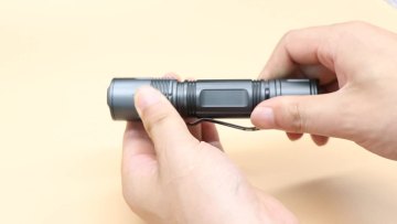 Rechargeable Tactical Flashlight Waterproof XHP50 4000 lumens Zoomable Super Bright Flashlight Outdoor Torch Light1