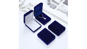  The Characteristics of Blue PVC Flocked Film and Its Applications in Jewelry, Wine, and Cosmetic Packaging