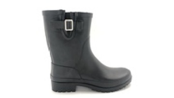 Customize varies color mid high waterproof glossy shinny or matt women female rubber wellington rain boot with buckle1