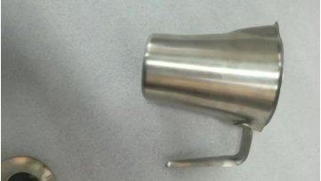 graduated measuring cup