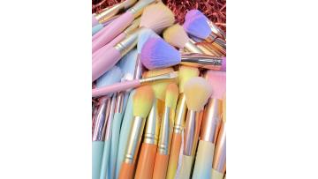 A video shows how to make a makeup brush