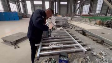 Assembled roof balcony protective railing