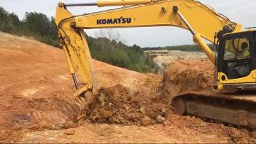 KOMATSU PC650LC-11M0 EXCAVATOR