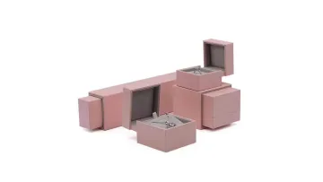 Exquisite Jewelry Box Jewelry Box Customized High-End Exquisite Jewelry Packaging Box Red Color Paper Packaging Box China Manufacturer Customized Hot Sale Box1